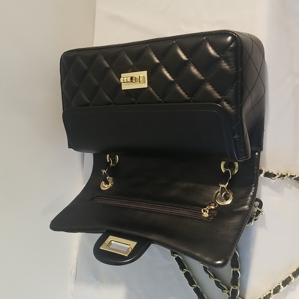 Elegant Black Quilted Chain Bag - Picture 7 of 9